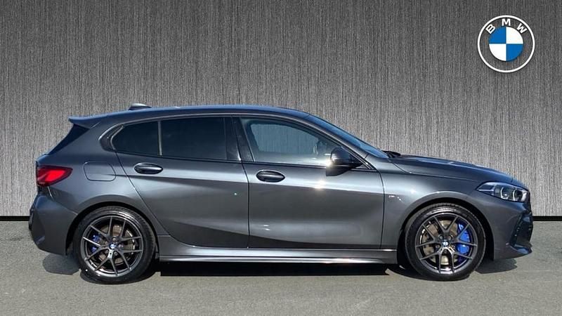 Usado BMW 118 M Sport 134 CV (98 kW) 2021 Gris Utilitario