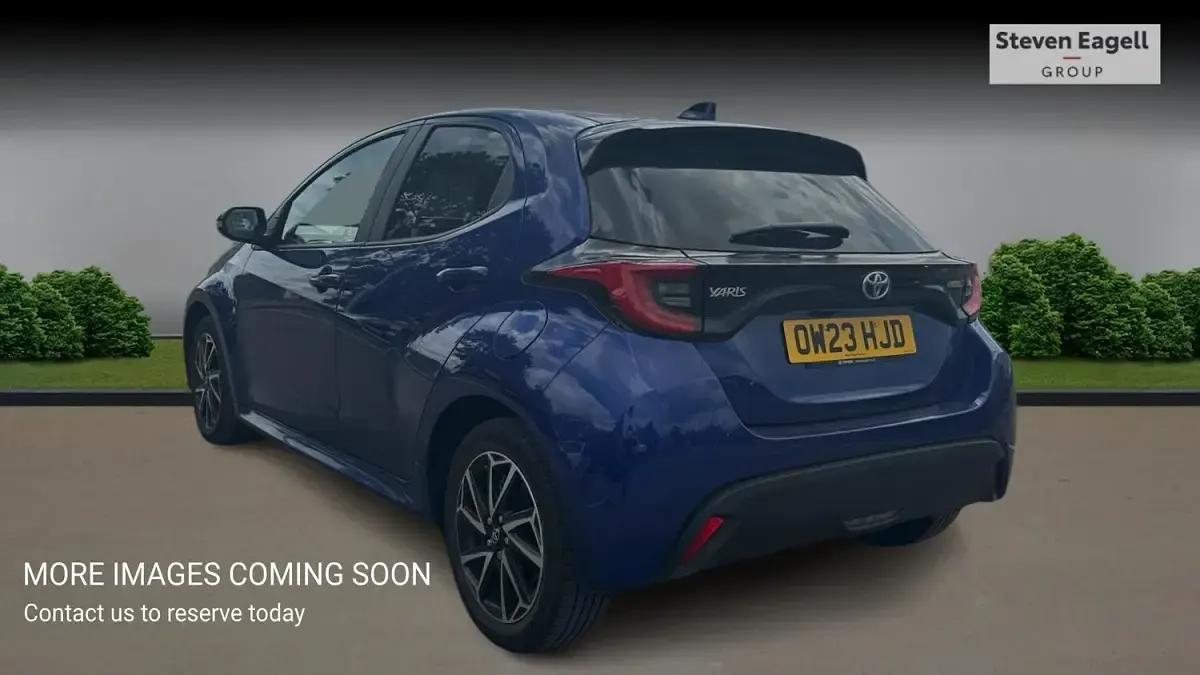 Used Toyota Yaris Hybrid Design 2023 Blue Hatchback