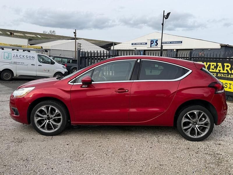 Used Citroën DS4 Start 115 HP (84 kW) 2014 Red Hatchback