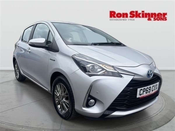 Silver Used 2020 Toyota Yaris Hatchback | £12,799 (Fair price) - Image 1/1