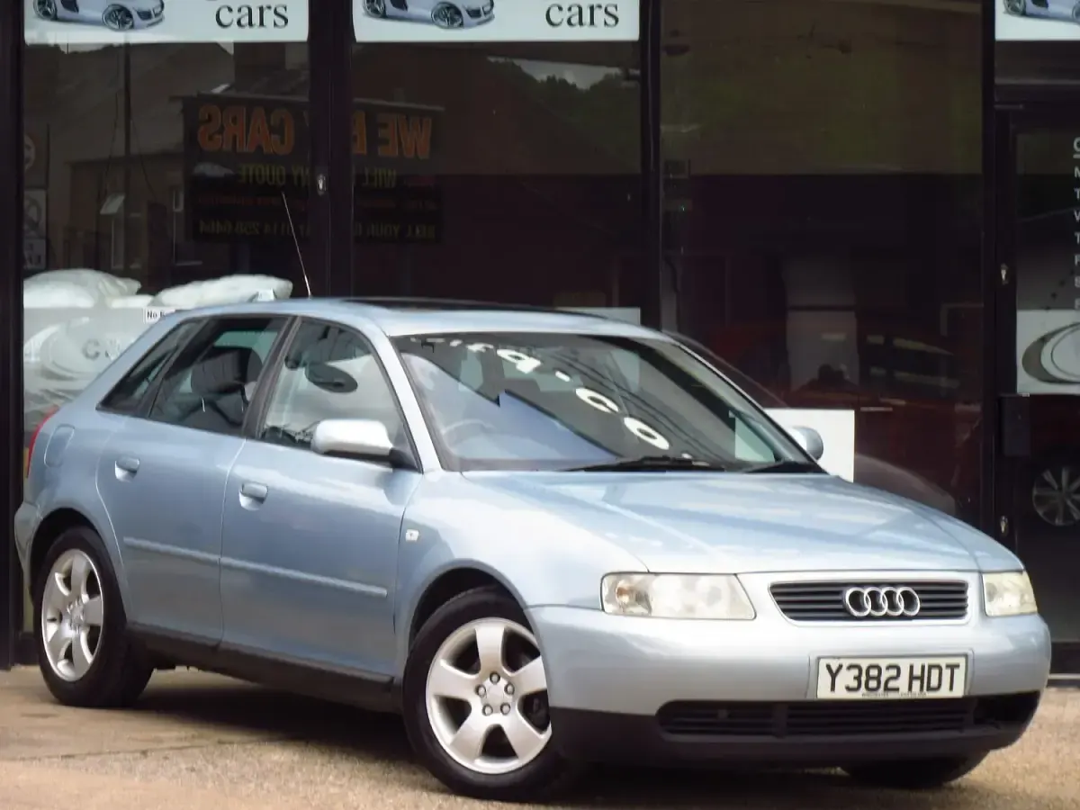 Used Audi A3 Comfort 125 HP (91 kW) 2001 Blue Hatchback