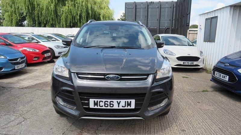 Begagnad Ford Kuga Titanium 2016 Grå SUV