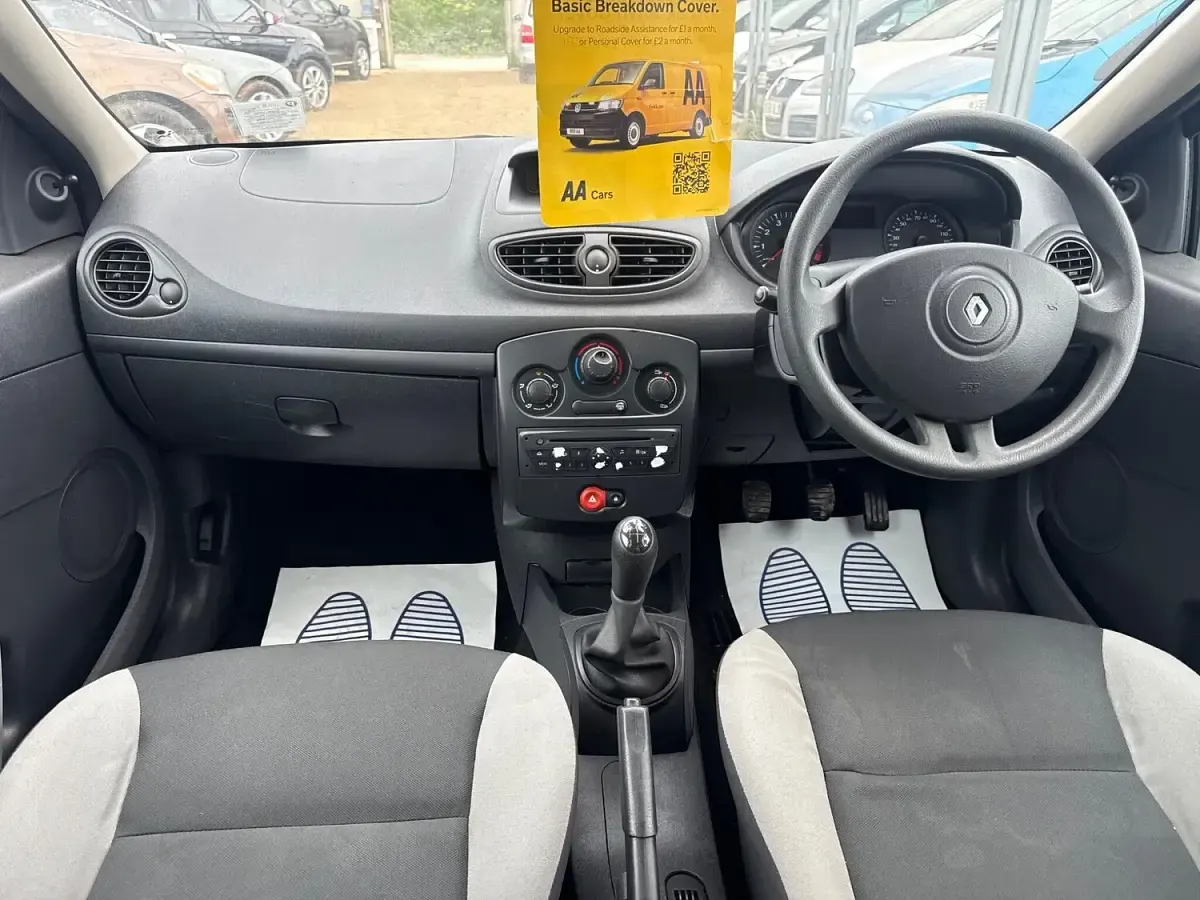Used Renault Clio Extreme 75 HP (55 kW) 2010 Blue Hatchback