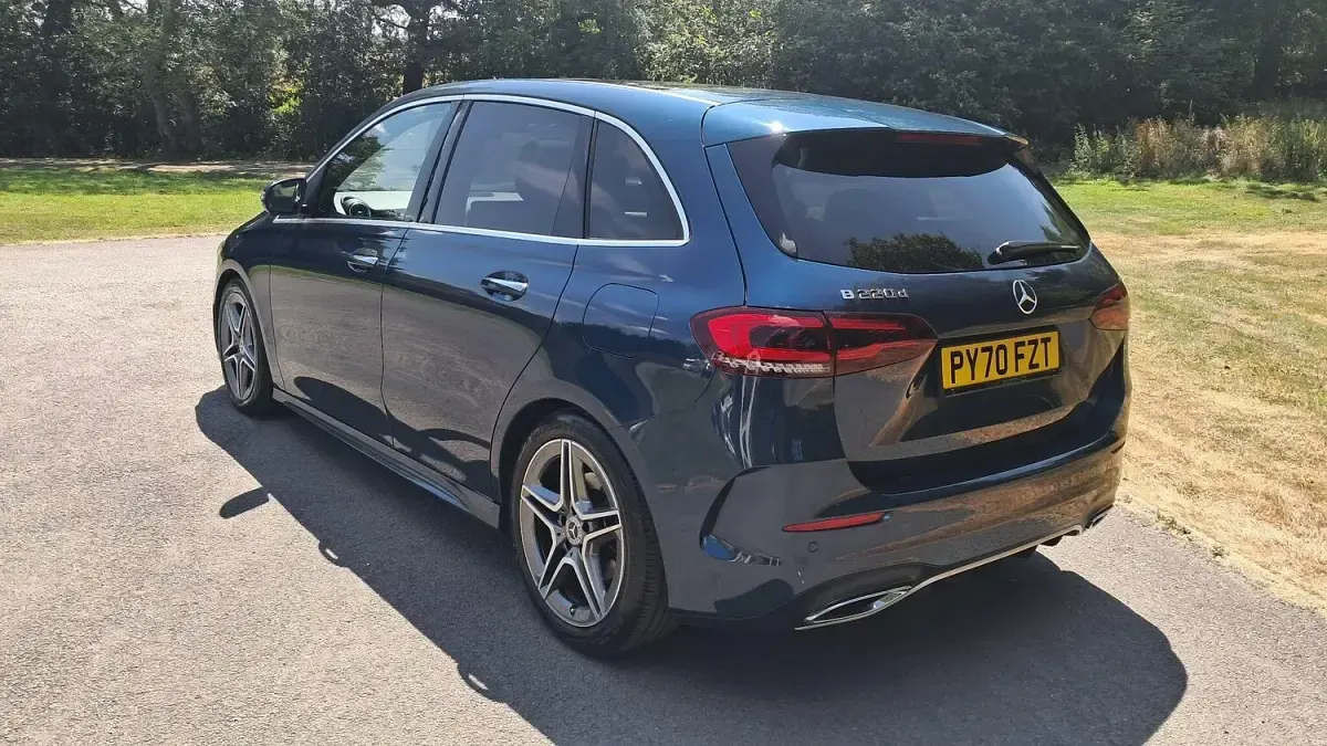Used Mercedes B220 AMG Line Premium Plus 187 HP (137 kW) 2020 Blue Hatchback