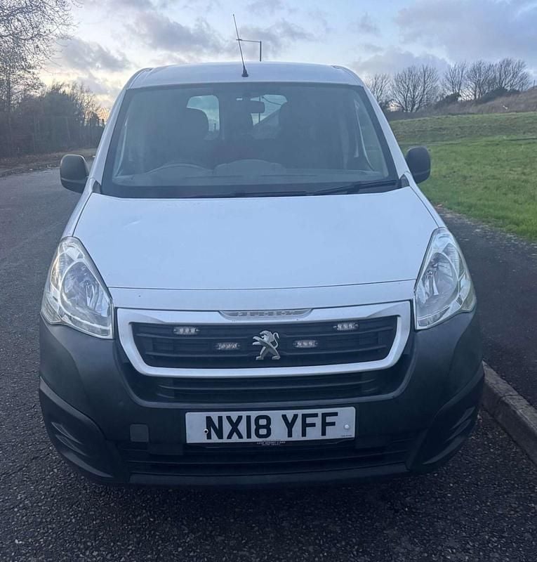 Used Peugeot Partner 2018 White MPV