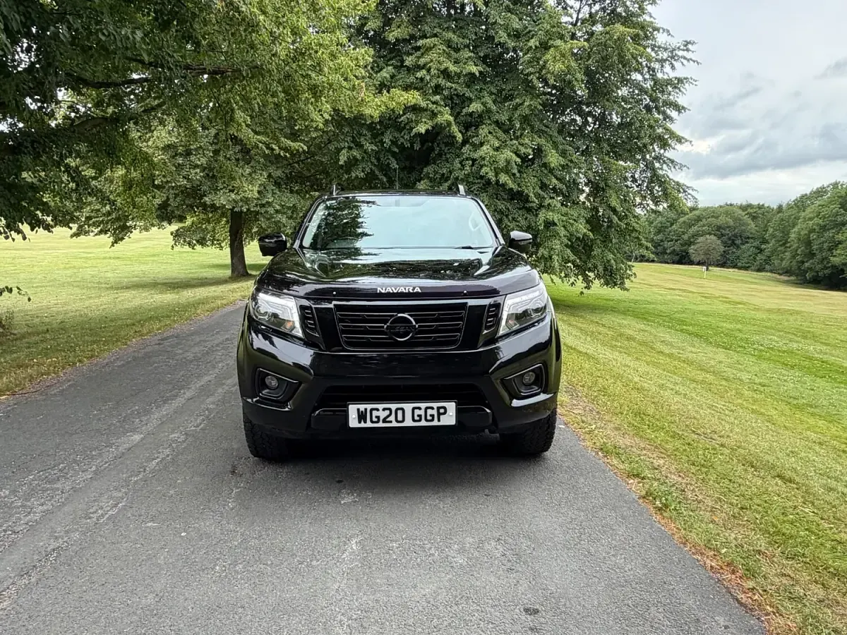 Used Nissan Navara Tekna 190 HP (139 kW) 2020 Black Pickup