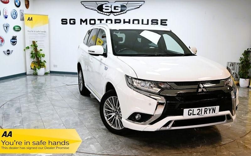 White Used 2020 Mitsubishi Outlander P-HEV Estate | £13,985 (Fair price) - Image 1/4