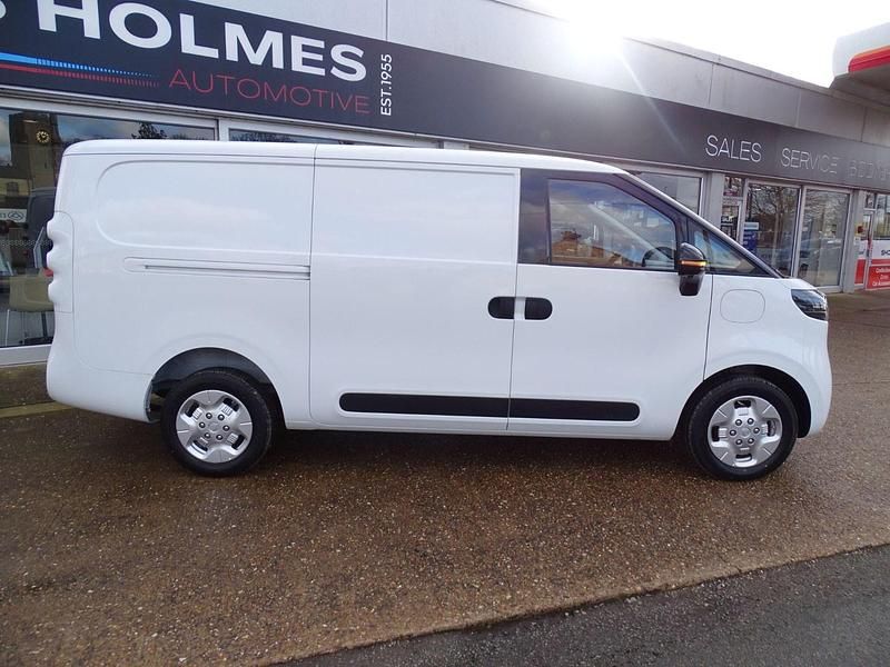 New Maxus eDeliver 5 119 kW (163 HP) 2025 White Van