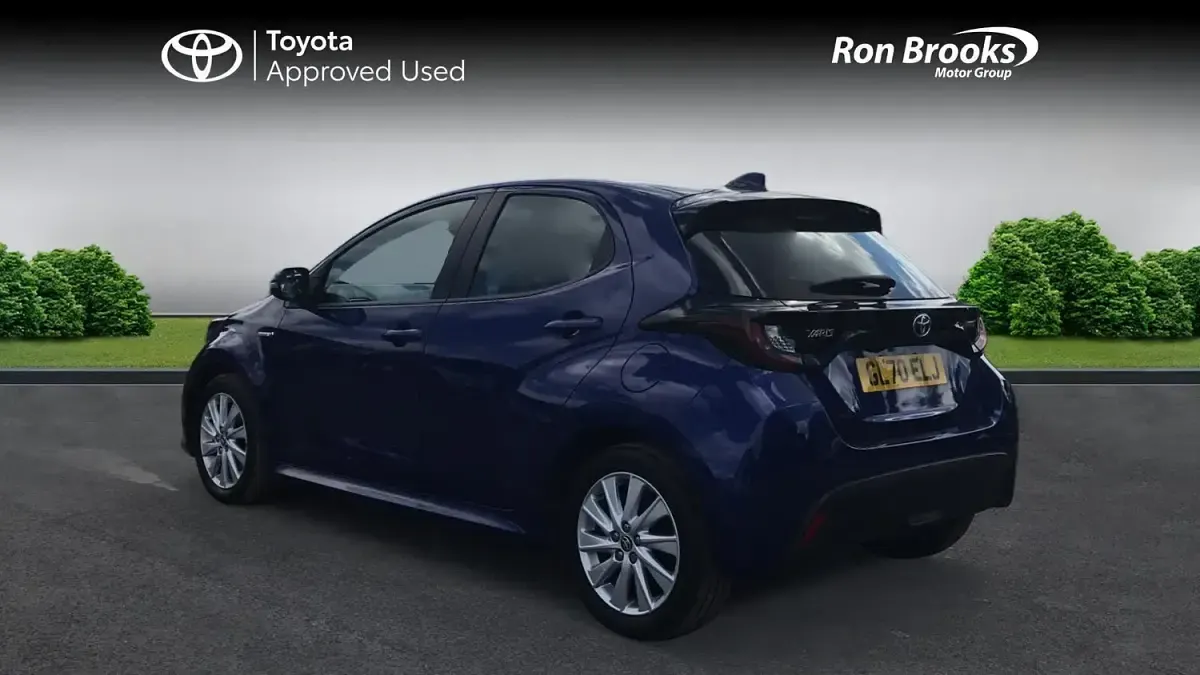 Used Toyota Yaris 2021 Blue Hatchback