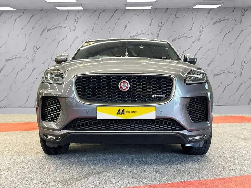 Begagnad Jaguar E-Pace R-Dynamic 180 HK (132 kW) 2019 Grå SUV