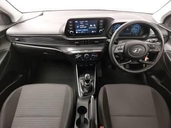 Used Hyundai i20 SE 100 HP (73 kW) 2022 White Hatchback