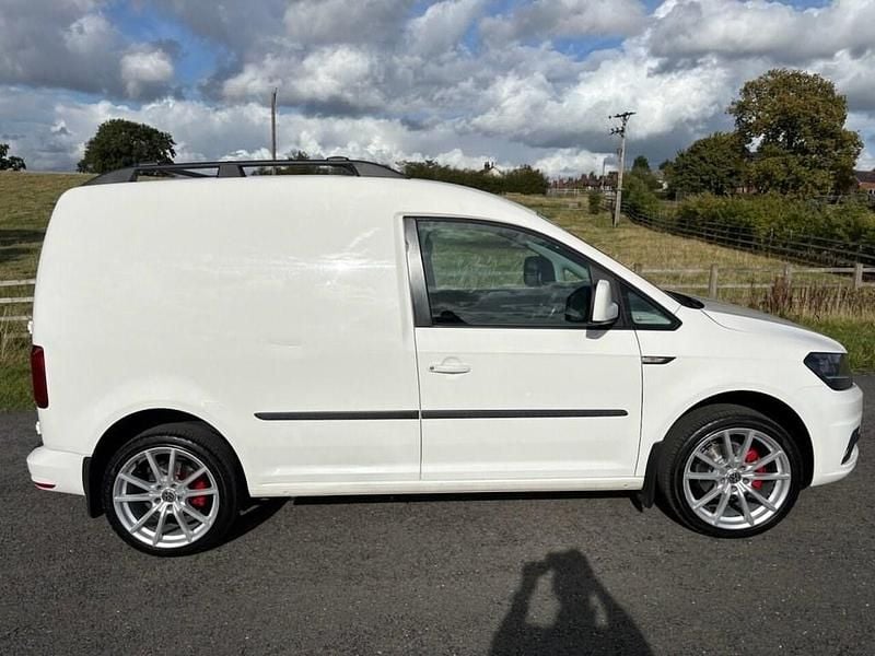 Used VW Caddy Highline 125 HP (91 kW) 2016 White MPV