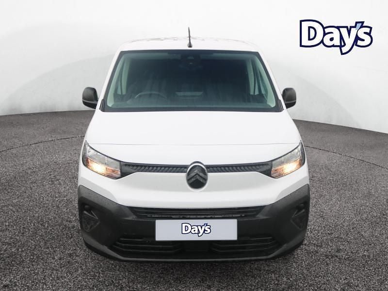 Used Citroën Berlingo 100 HP (73 kW) 2024 White MPV