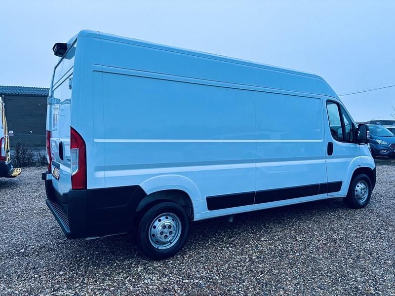 Used Citroën Relay 140 HP (102 kW) 2022 White Van