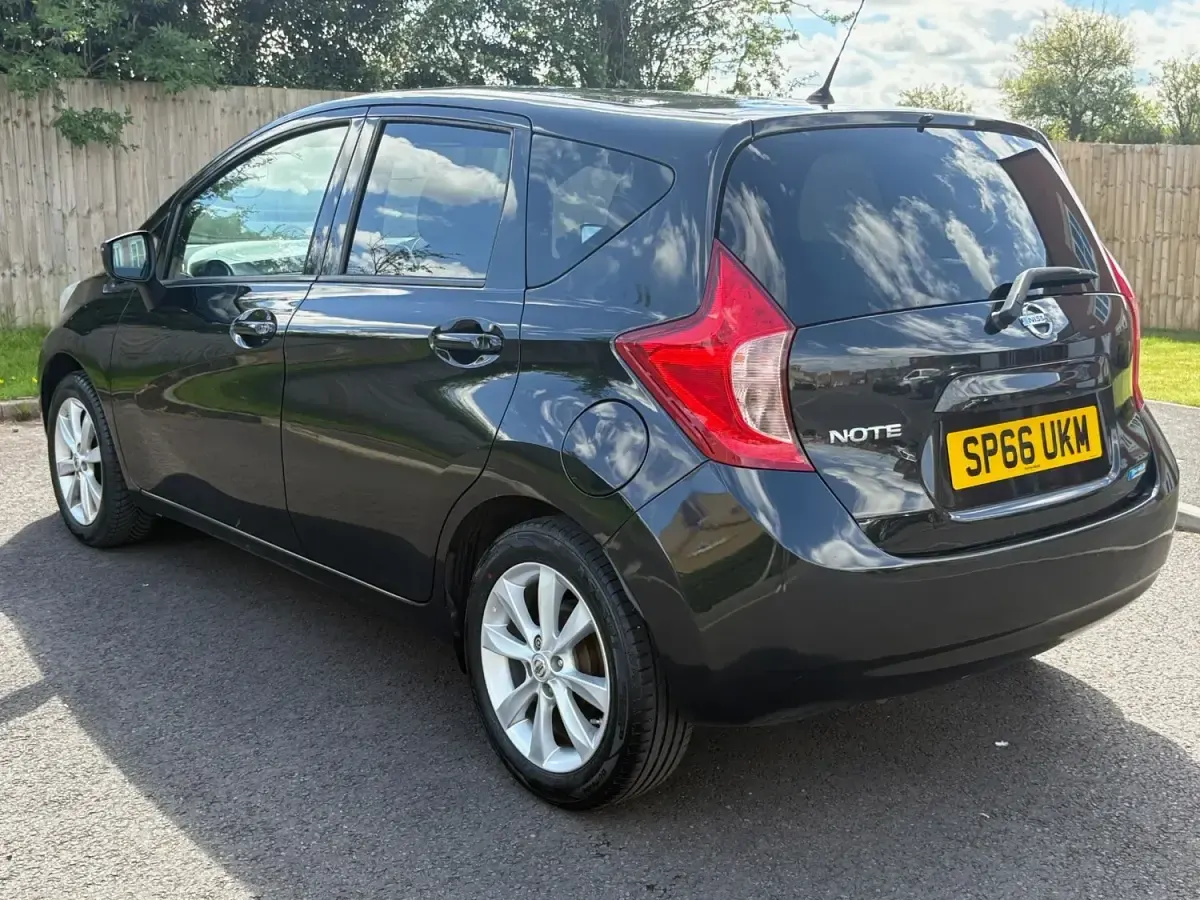 Begagnad Nissan Note Tekna 2017 Svart Halvkombi