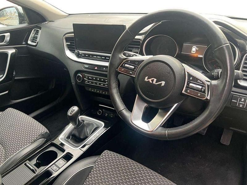 Used Kia XCeed 158 HP (116 kW) 2022 Lunar silver SUV