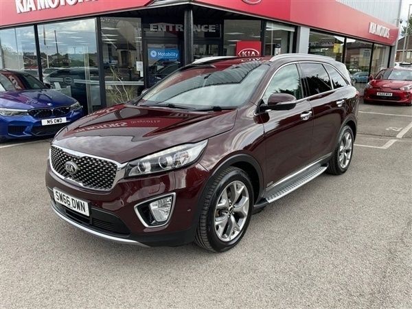 Red Used 2016 Kia Sorento 4 SUV | £19,000 (Expensive) - Image 1/1