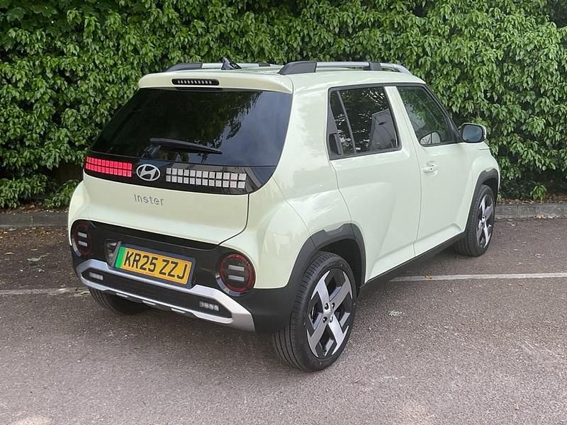 New Hyundai Inster 113 kW (154 HP) 2025 Cream Hatchback