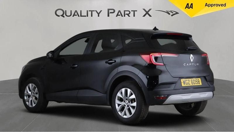 Used Renault Captur Iconic 140 HP (102 kW) 2022 Black SUV