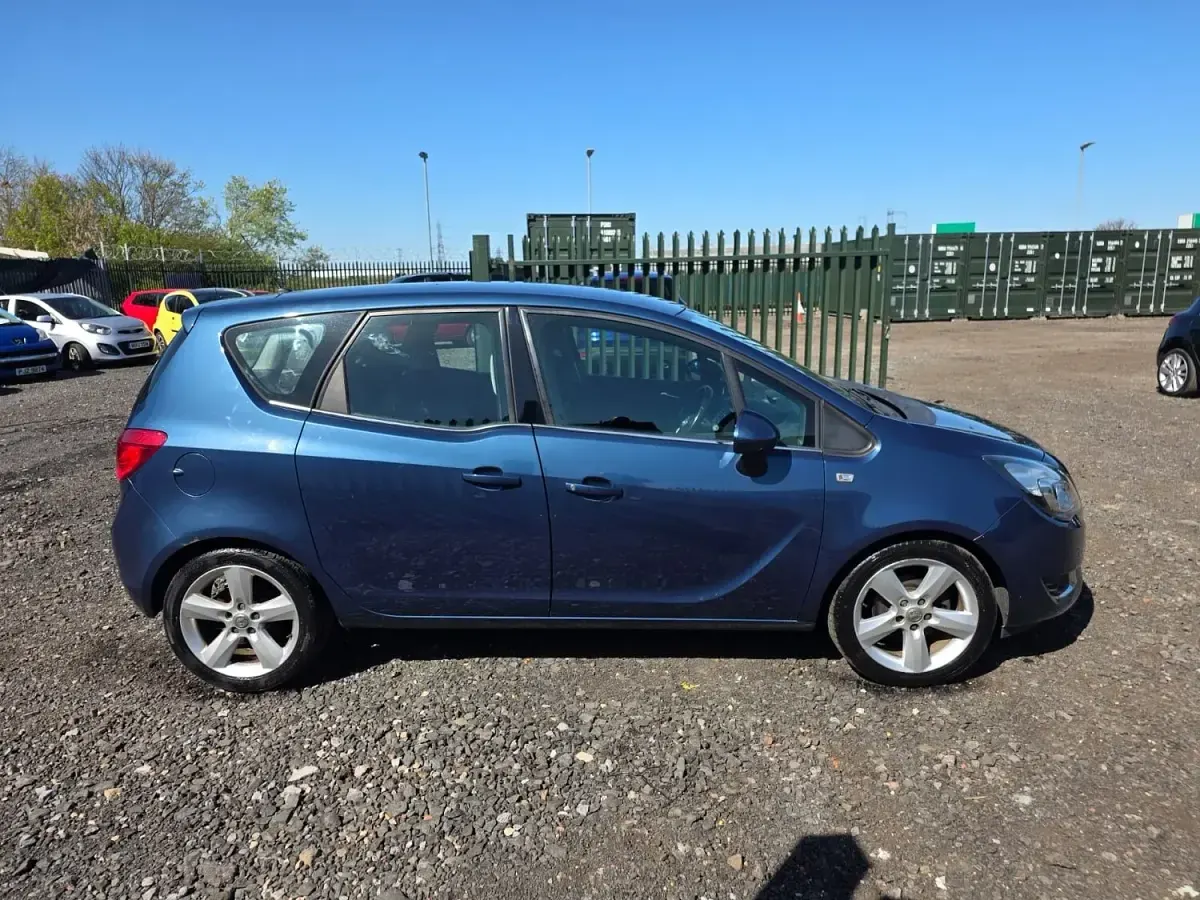 Used Vauxhall Meriva 2015 Blue MPV
