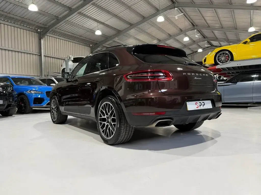 Used Porsche Macan 252 HP (185 kW) 2017 Brown SUV
