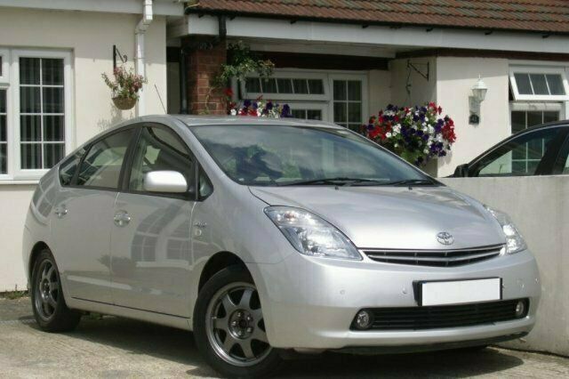 Used 2007 Toyota Prius Hatchback | £5,650 (A bit pricey) - Image 1/4
