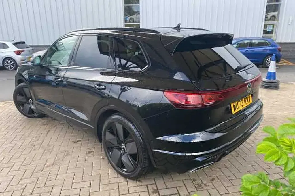 Used VW Touareg Black Edition 286 HP (210 kW) 2024 Black SUV