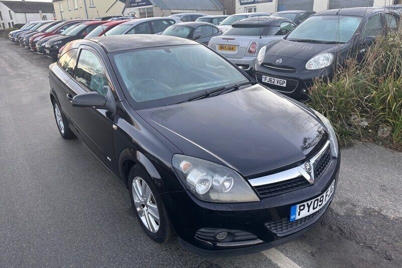 Black Used 2009 Vauxhall Astra Sport Hatchback | £2,995 (Expensive) - Image 1/1