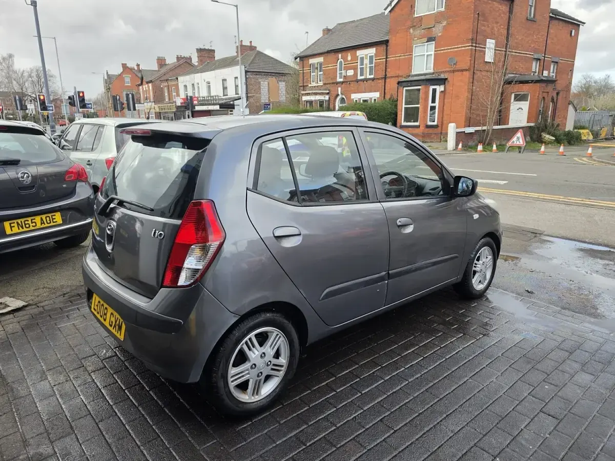 Used Hyundai i10 Comfort 67 HP (49 kW) 2008 Grey Hatchback