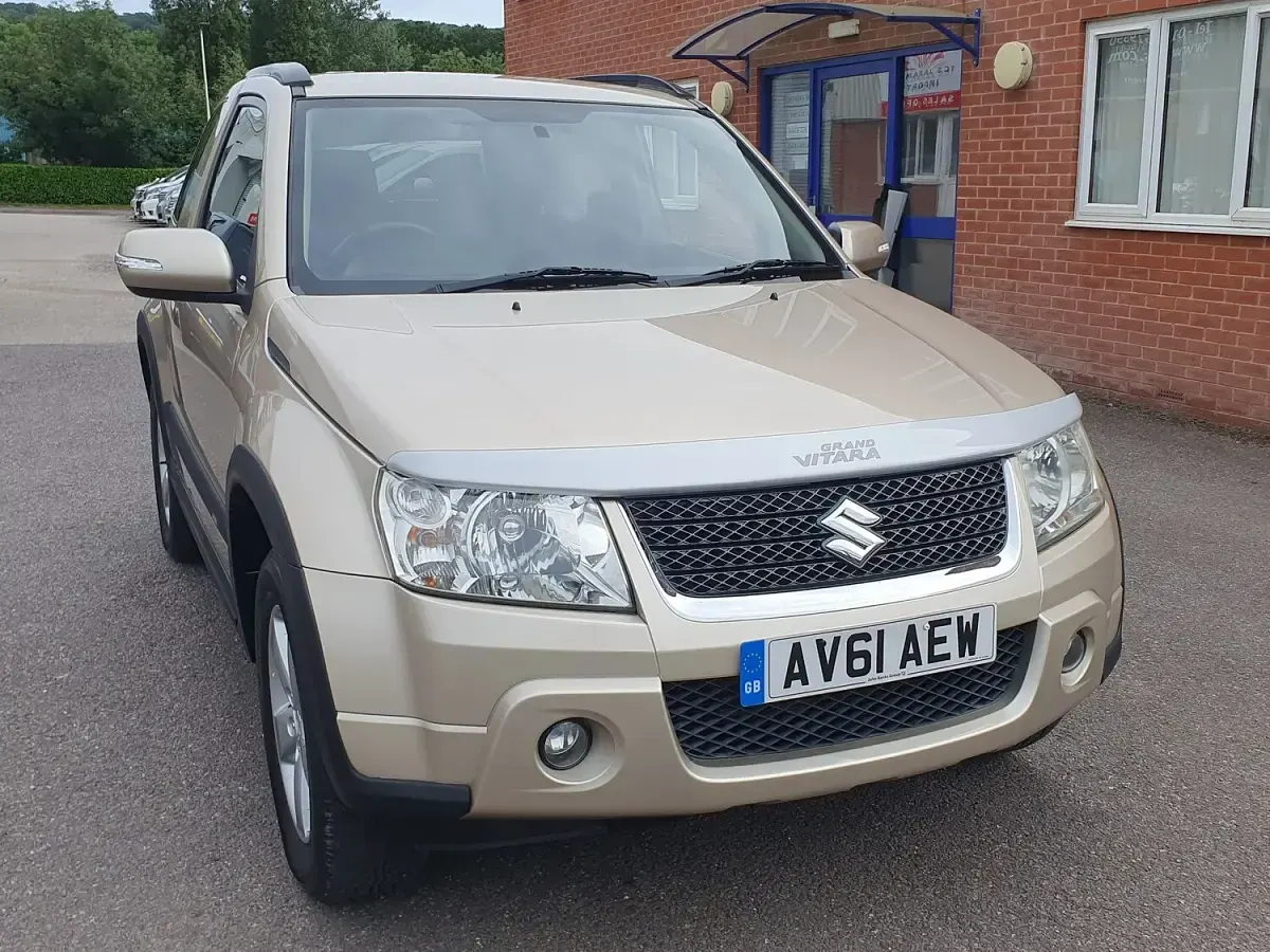 Used Suzuki Grand Vitara SZ4 2011 Beige SUV