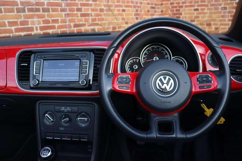 Used VW Beetle Design 105 HP (77 kW) 2013 Red Hatchback