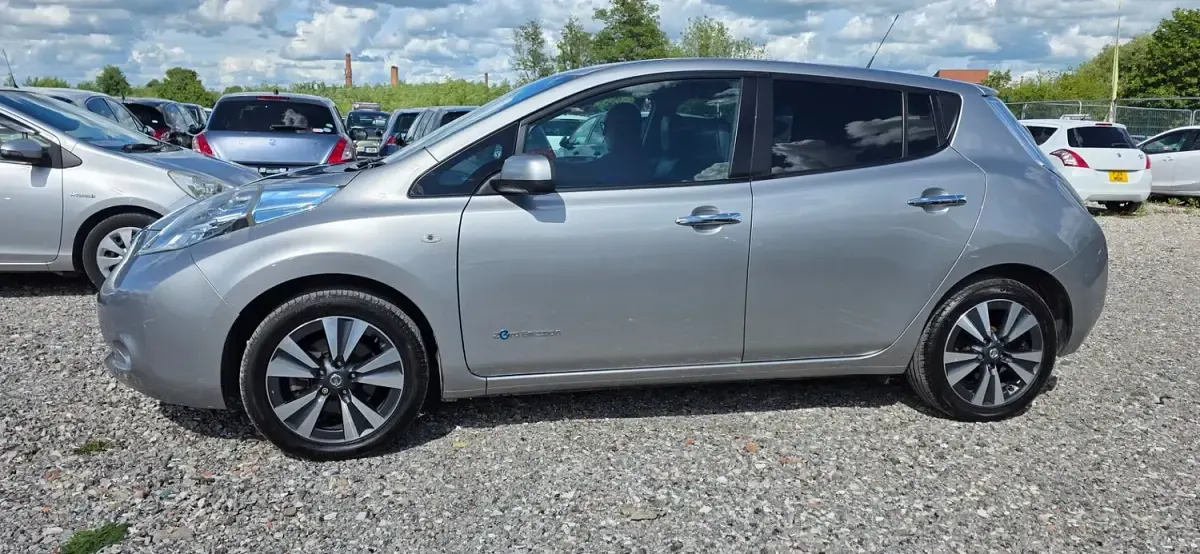 Used Nissan Leaf Tekna 80 kW (109 HP) 2016 Silver Hatchback