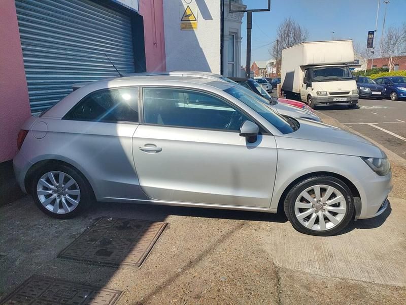 Used Audi A1 Sport 105 HP (77 kW) 2012 Silver Hatchback