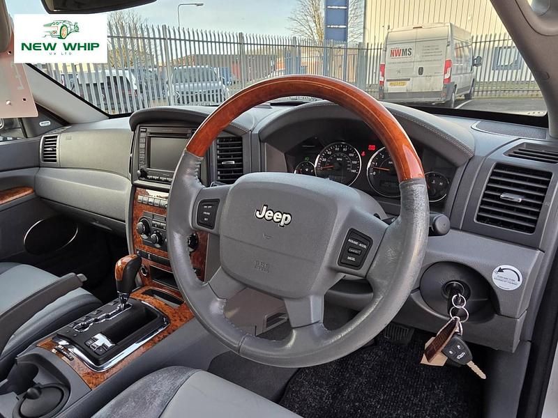 Used Jeep Grand Cherokee Overland 215 HP (158 kW) 2007 Silver SUV