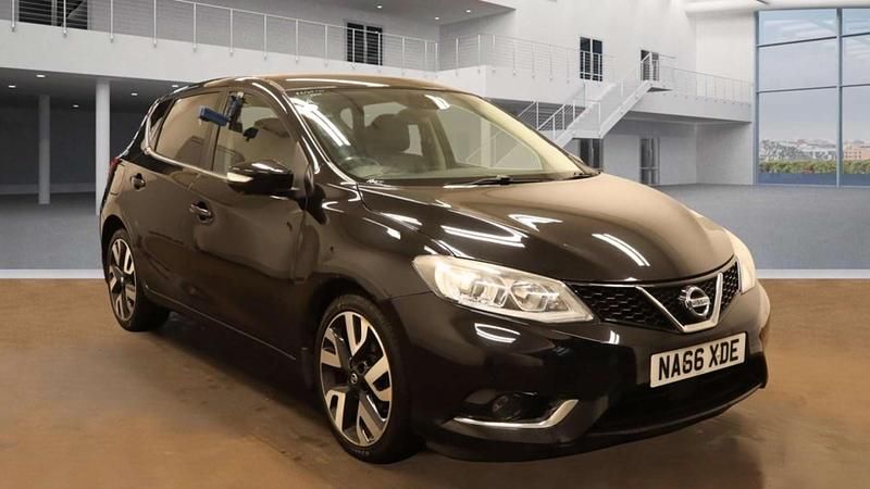 Black Used 2016 Nissan Pulsar Tekna Hatchback | £5,495 (Fair price) - Image 1/3