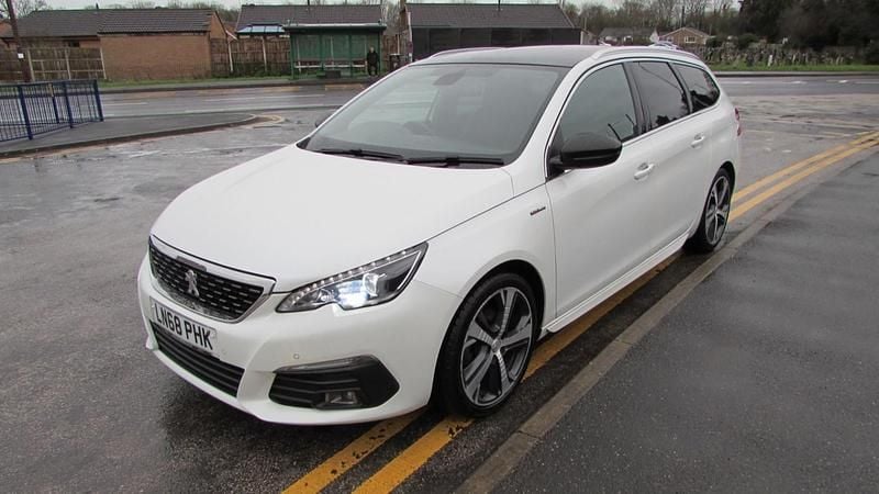 Used Peugeot 308 GT-line 2018 White Estate