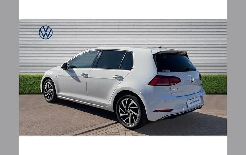 Begagnad VW Golf VIII Edition 130 HK (95 kW) 2020 Vit Halvkombi