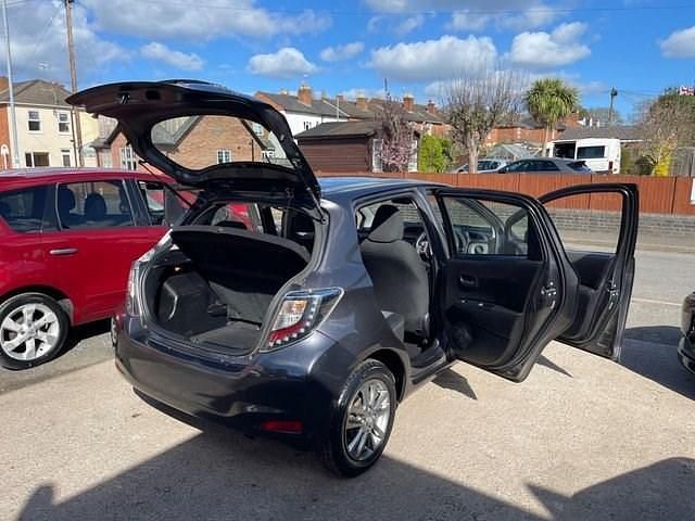 Used Toyota Yaris Plus 99 HP (72 kW) 2014 Grey Hatchback