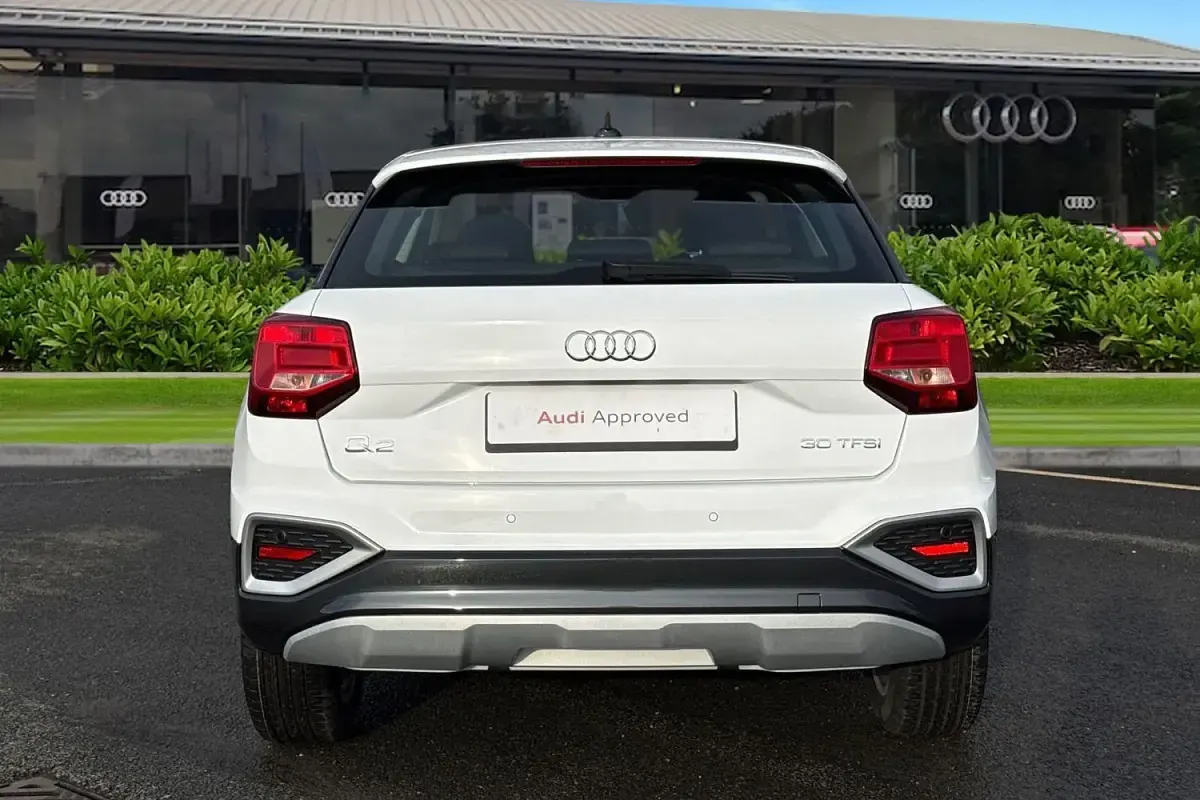 Usado Audi Q2 Sport 116 CV (85 kW) 2026 Blanco SUV