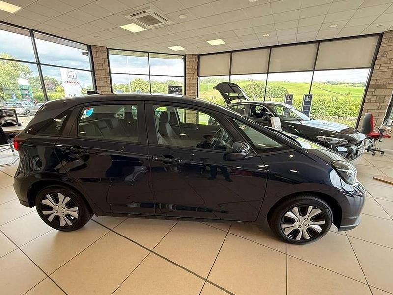 Second-hand Honda Jazz Advance 122 CP (89 kW) 2025 Albastru Hatchback