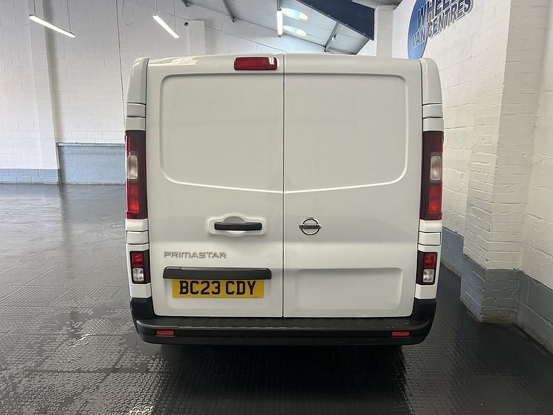 Used Nissan Primastar Acenta 110 HP (80 kW) 2023 White MPV