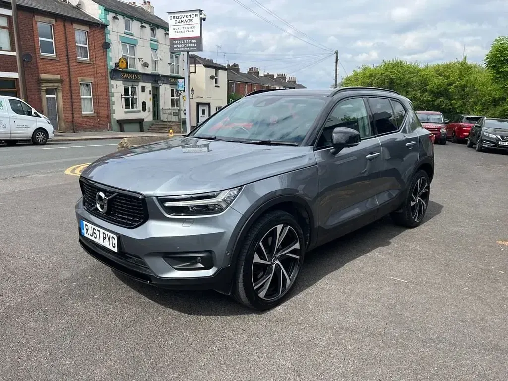 Usado Volvo XC40 2018 Cinzento SUV