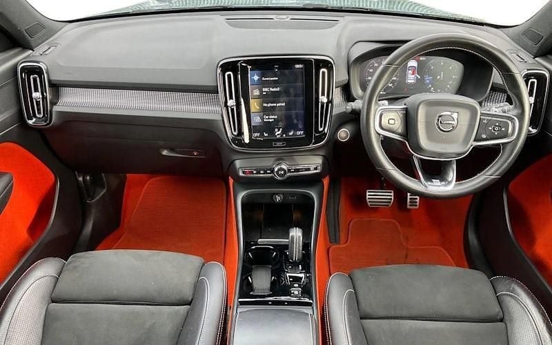 Usado Volvo XC40 R-Design Pro 150 HP (110 kW) 2020 Cinzento SUV