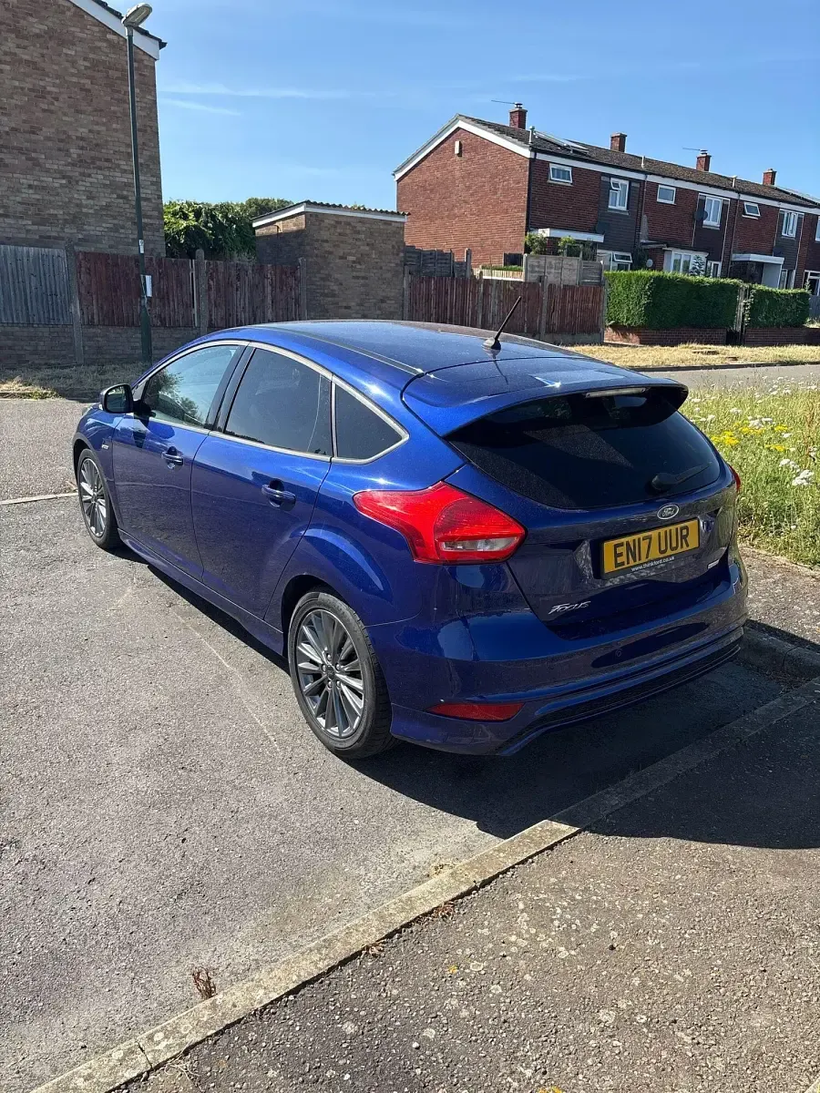 Used Ford Focus ST-Line 125 HP (91 kW) 2017 Deep impact blue metallic Hatchback
