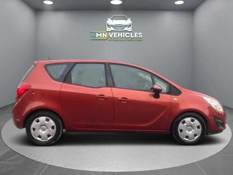 Used Vauxhall Meriva 109 HP (80 kW) 2013 Orange MPV