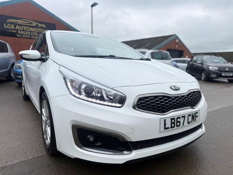 White Used 2018 Kia Ceed Hatchback | £4,995 (Super price) - Image 1/4