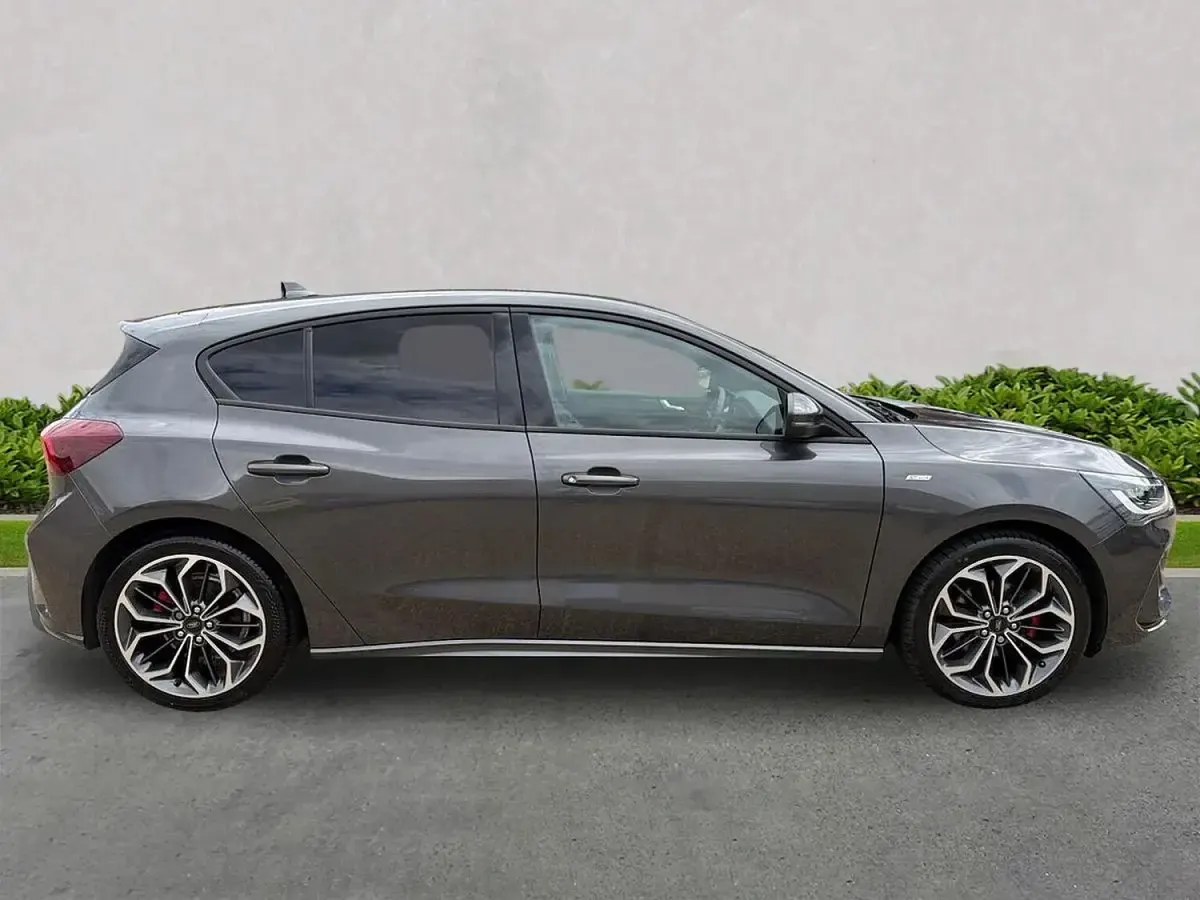 Used Ford Focus ST-Line X 2023 Grey Hatchback