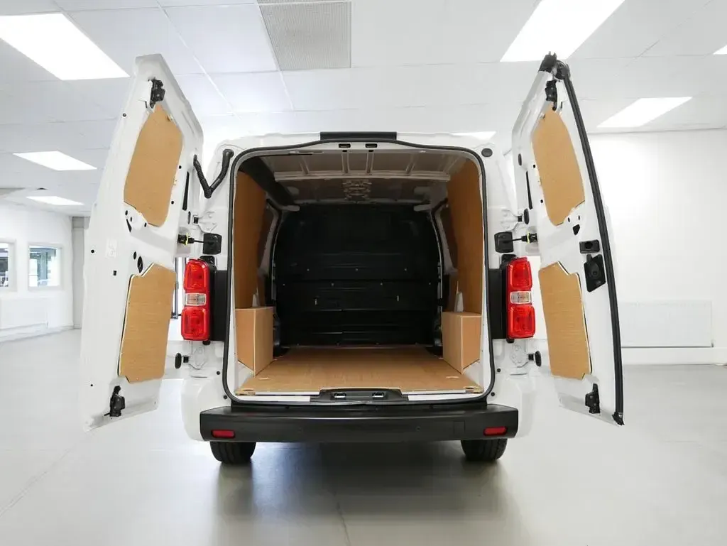 Used Citroën Dispatch 100 HP (73 kW) 2023 White MPV