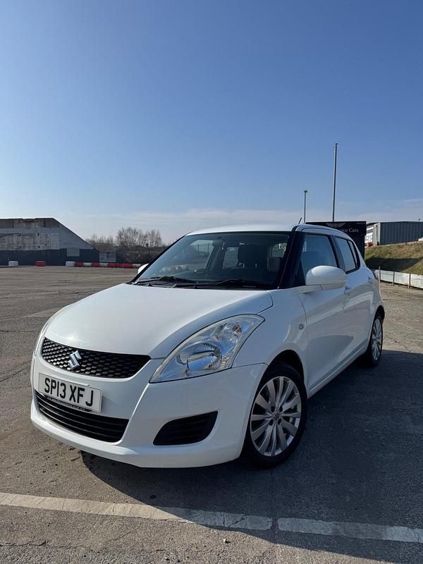 Used Suzuki Swift SZ3 94 HP (69 kW) 2013 White Hatchback