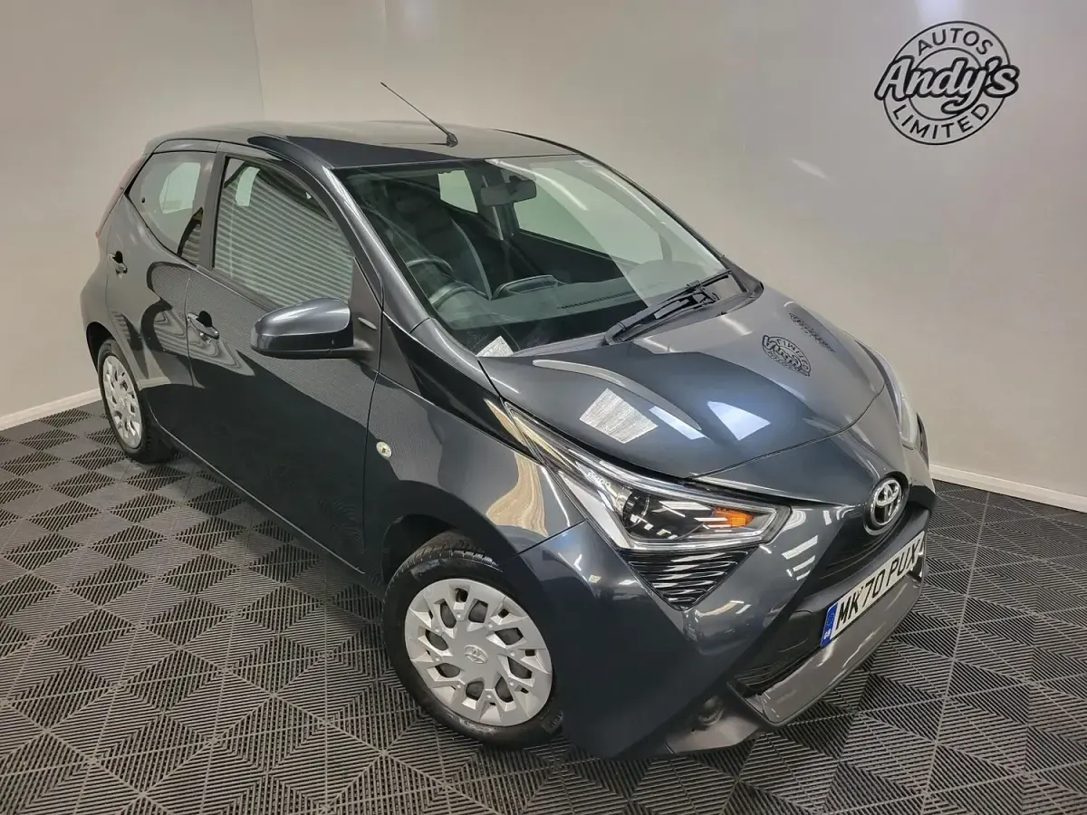Used Toyota Aygo X-play 72 HP (52 kW) 2020 Grey Hatchback